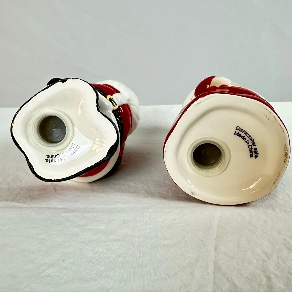 Santa and Mrs. Claus salt and pepper shakers
